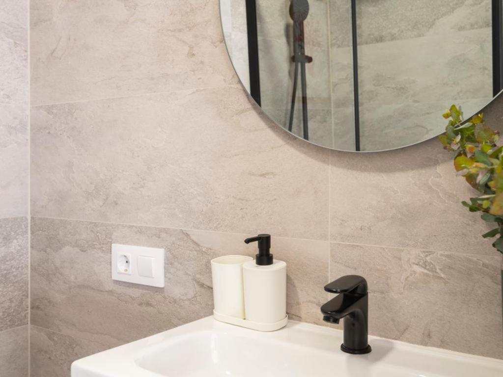 Elegante Apartamento En El Centro. Nuevo! Сантандер Экстерьер фото